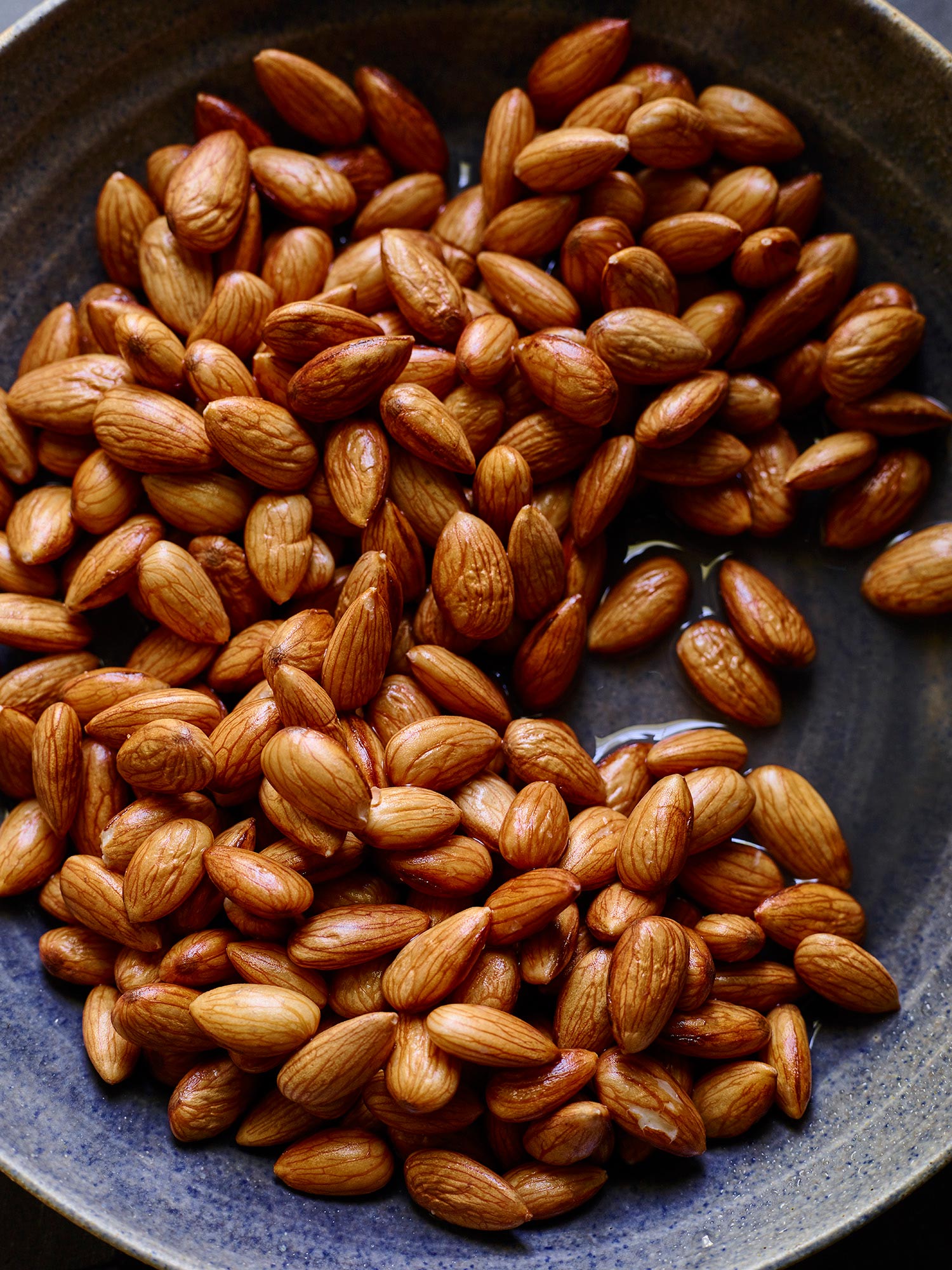 Almonds_Soaking_V1_170618_278372